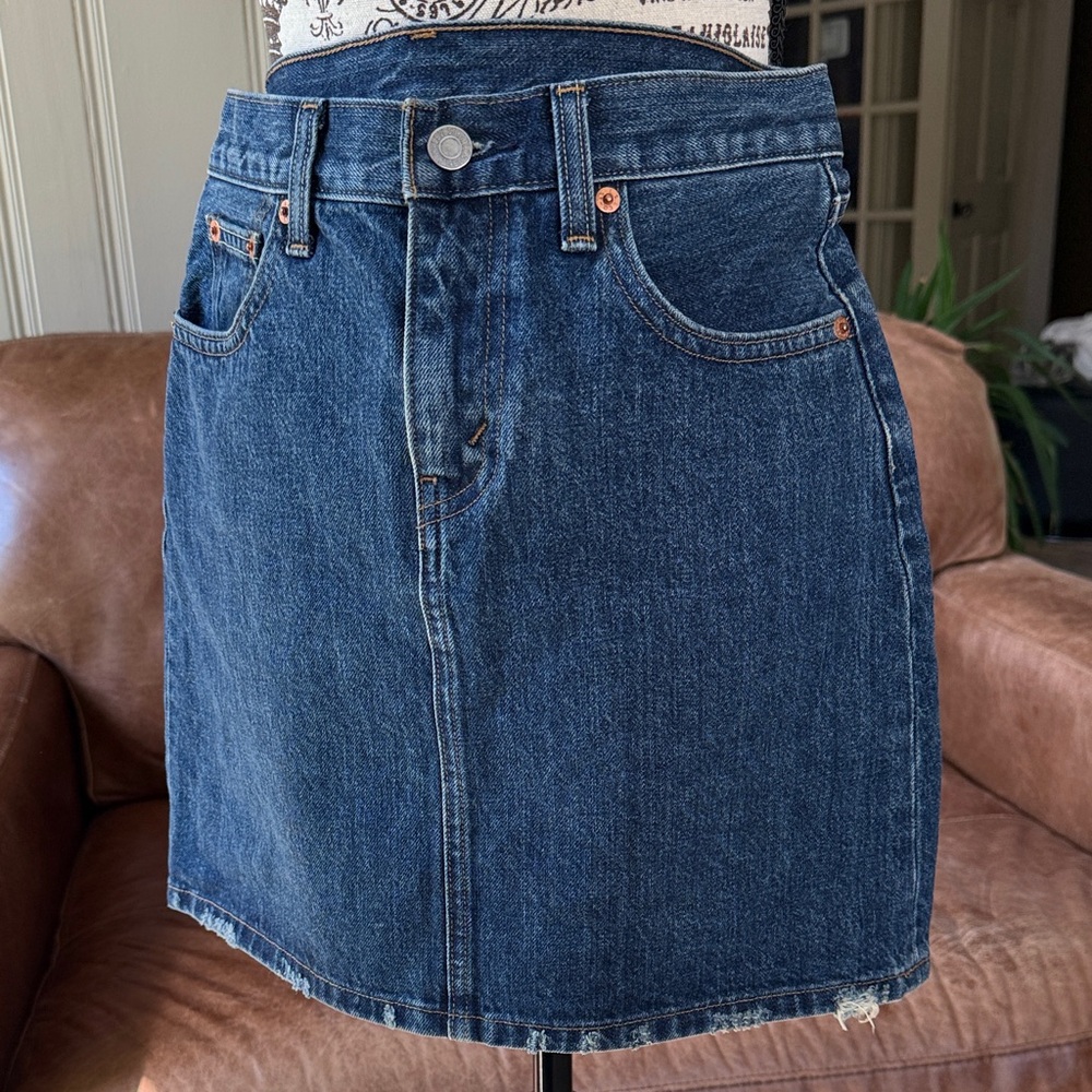 Levi's Distressed hem Mini Skirt